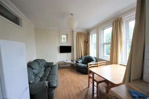 3 bedroom flat to rent, Wimborne Road, Winton, Bournemouth