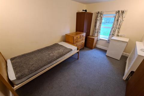 Studio to rent, Stratton-On-The-Fosse, Radstock