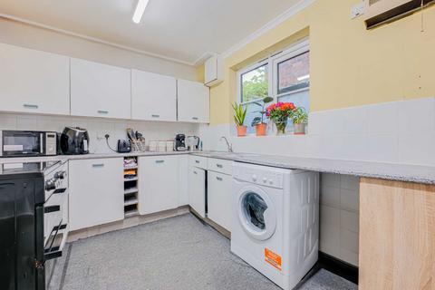 2 bedroom flat for sale, Kent View Road, Basildon, SS16