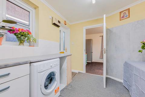 2 bedroom flat for sale, Kent View Road, Basildon, SS16