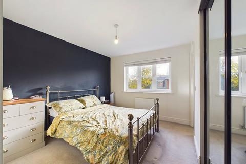 58 Manu Marble Way, Gloucester, GL1 5QZ