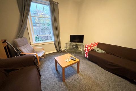 3 bedroom terraced house to rent, Harrogate Road, Leeds, West Yorkshire, LS7