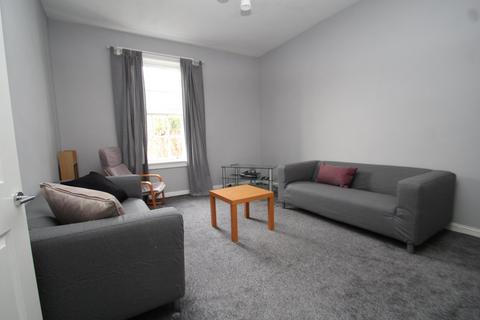 3 bedroom terraced house to rent, Harrogate Road, Leeds, West Yorkshire, LS7