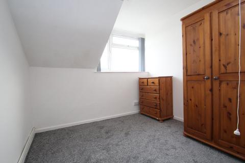 3 bedroom terraced house to rent, Harrogate Road, Leeds, West Yorkshire, LS7