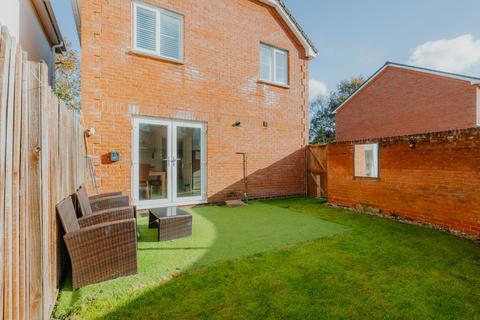 4 bedroom detached house for sale, Bassetts Close, Copplestone, EX17