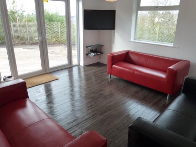 Lounge high corner