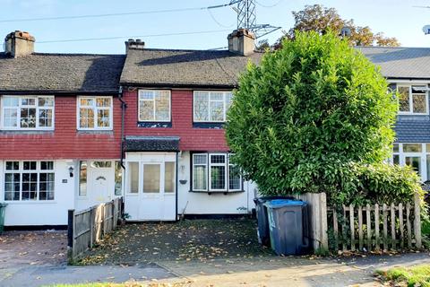 3 bedroom terraced house to rent, Knollmead, Surbiton KT5