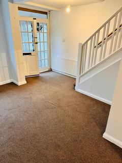 3 bedroom terraced house to rent, Knollmead, Surbiton KT5