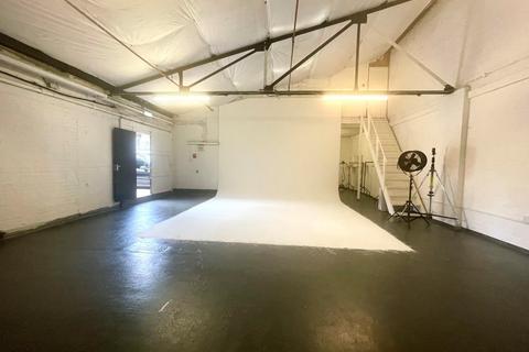 Industrial unit to rent, Bethnal Green, London E2