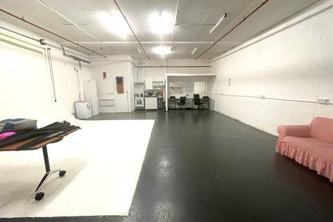 Industrial unit to rent, Bethnal Green, London E2