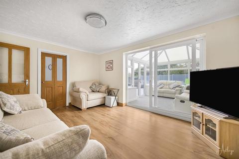 31 Clos Ysbyty, Cimla, Neath, SA11 3PH