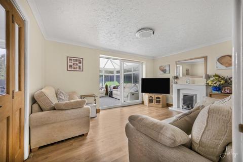 31 Clos Ysbyty, Cimla, Neath, SA11 3PH
