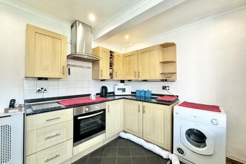 3 bedroom terraced house for sale, Henson Grove, Castleford