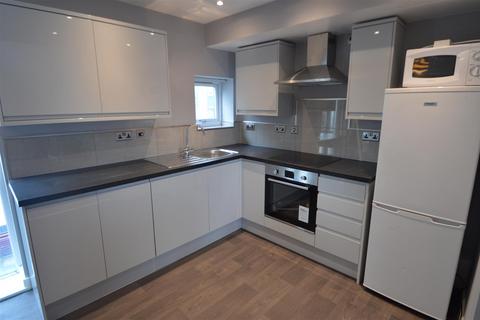 3 bedroom house to rent, Boston Street, Manchester M15