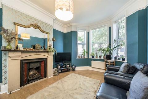 2 bedroom flat for sale, Hither Green Lane, London SE13