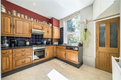 2 bedroom flat for sale, Hither Green Lane, London SE13