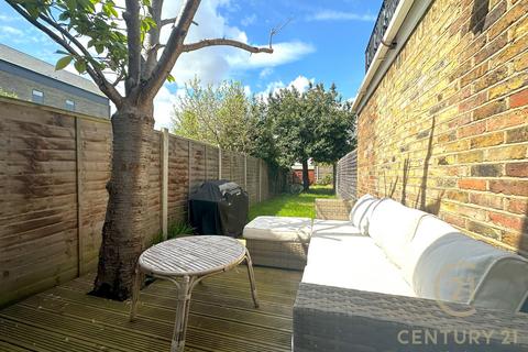 2 bedroom apartment to rent, Beaufort Road, Kingston Upon Thames KT1