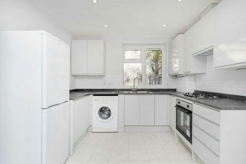 2 bedroom terraced house to rent, Templeman Road, London W7