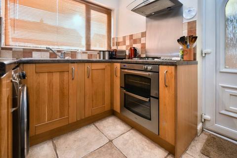 3 bedroom semi-detached house for sale, Thornleigh Drive, Wakefield