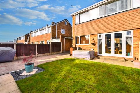 3 bedroom semi-detached house for sale, Thornleigh Drive, Wakefield