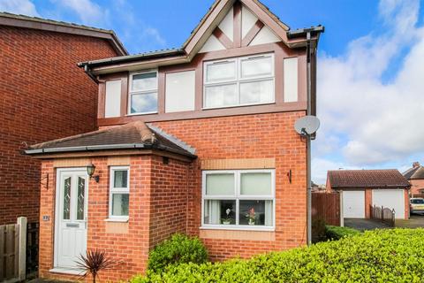 3 bedroom detached house for sale, Kingsway Court, Ossett WF5