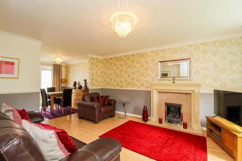 3 bedroom detached house for sale, Kingsway Court, Ossett WF5