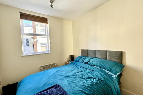 1 bedroom apartment for sale, Cross Crown Street, Cleckheaton, BD19