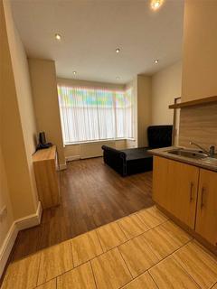 Studio to rent, Hagley Road, Edgbaston, Birmingham, B17