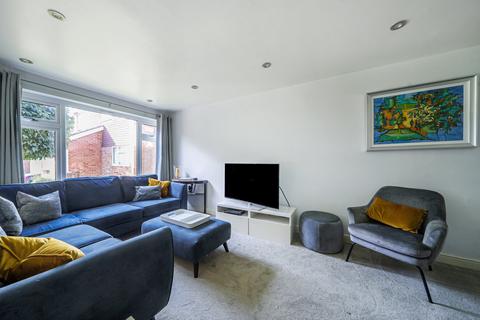 3 bedroom detached house for sale, Rushden Way, Farnham, Surrey, GU9