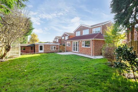 3 bedroom detached house for sale, Rushden Way, Farnham, Surrey, GU9