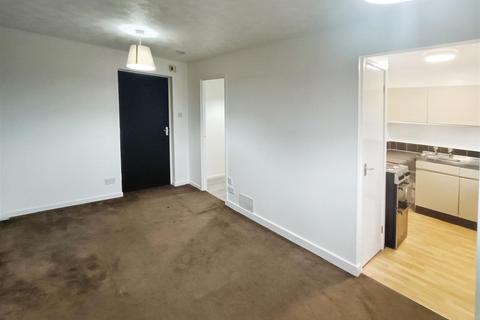 Studio to rent, Stone Hill Drive, Blackburn