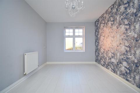 2 bedroom flat to rent, Mill Chase Gardens, Wakefield WF2