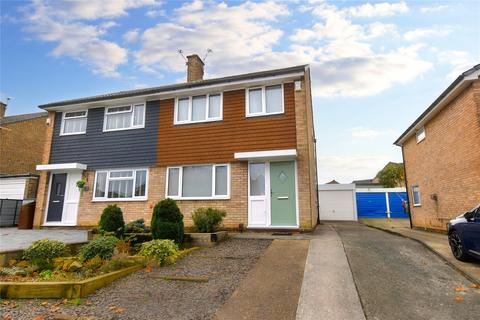 3 bedroom semi-detached house for sale, West Lea Grove, Yeadon, Leeds, West Yorkshire