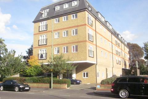 2 bedroom flat to rent, Crossbrook Street, Cheshunt EN8