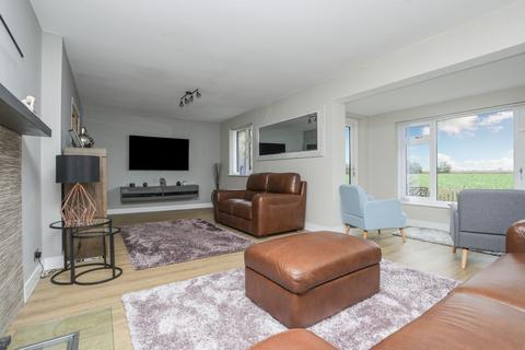 4 bedroom chalet for sale, The Street, Stourmouth, CT3