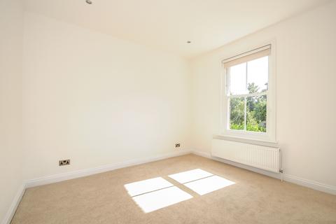 2 bedroom apartment to rent, Beulah Hill Upper Norwood SE19