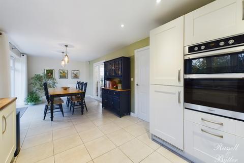 4 bedroom detached house for sale, Welford Close, Steeple Claydon