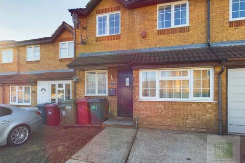 4 bedroom semi-detached house for sale, Lowestoft Drive, Slough, Berkshire, SL1