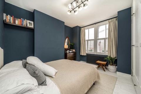 4 bedroom terraced house for sale, Byton Road, London SW17