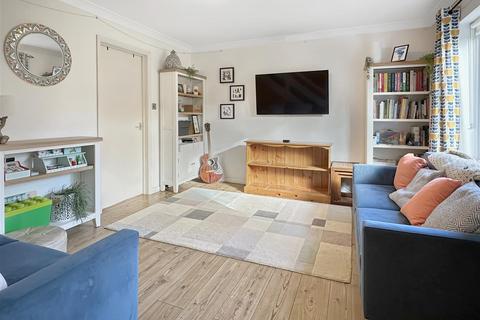 10 Camside, Cambridge, CB4 1PQ