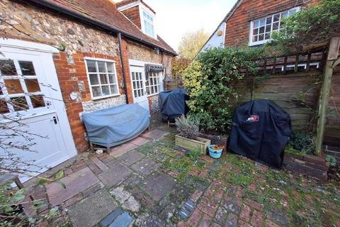 1 bedroom cottage to rent, High Street, Steyning