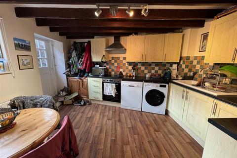 1 bedroom cottage to rent, High Street, Steyning