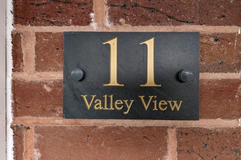 10 Valley View, Abercynon, Mountain Ash, CF45 4NH