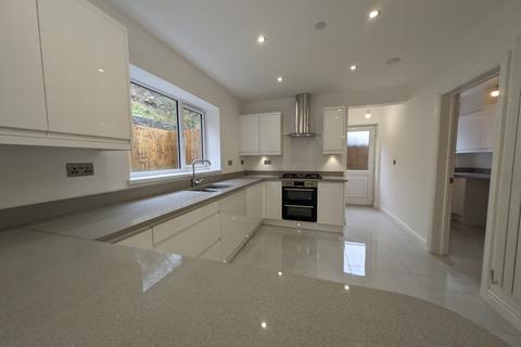 10 Valley View, Abercynon, Mountain Ash, CF45 4NH
