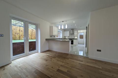 10 Valley View, Abercynon, Mountain Ash, CF45 4NH