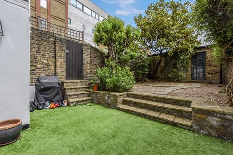 4 bedroom detached house to rent, London SW10