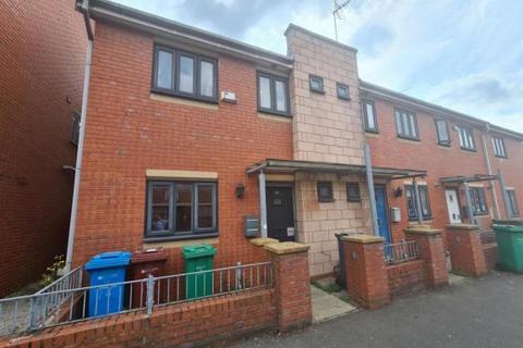 3 bedroom house to rent, Reilly Street, Manchester M15