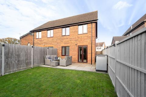 3 bedroom semi-detached house for sale, Beveren Close,  Fleet, GU51