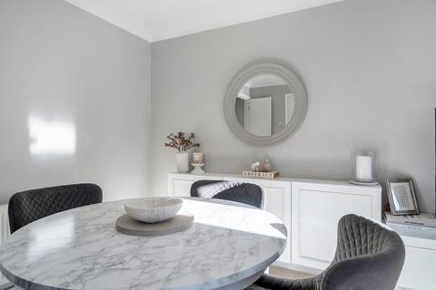 20 Beveren Close, Fleet, GU51 2UB