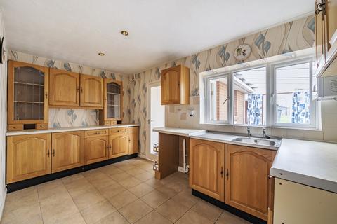 3 bedroom house for sale, Station Road, Farncombe, Godalming, Surrey, GU7